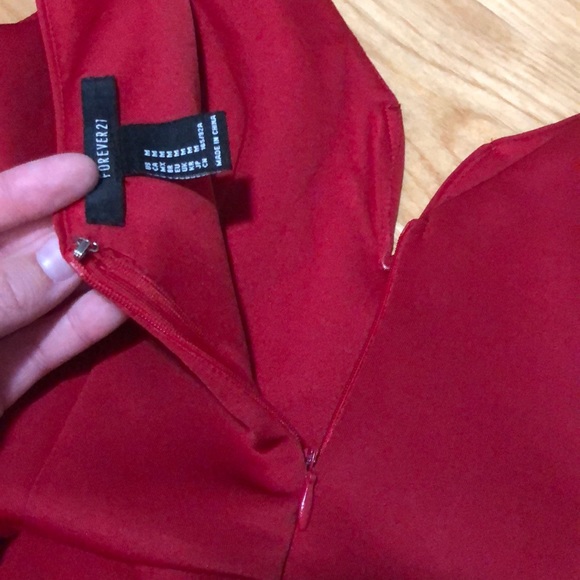 Red 👗 - Picture 4 of 4